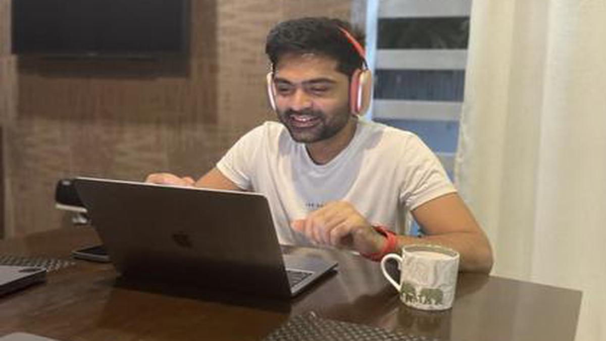 Simbu has transformed himself for ‘Maanaadu’, says Venkat Prabhu