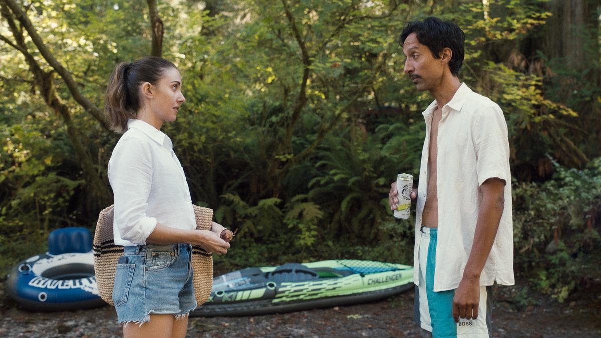 ‘Community’ co-stars Alison Brie and Danny Pudi reunite!