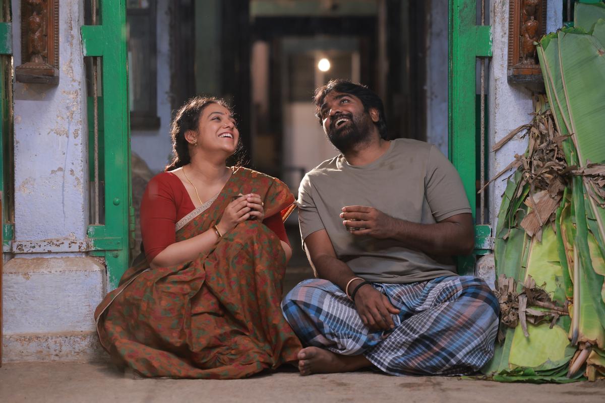 Nithya Menen and Vijay Sethupathi in a still from ‘Thalaivan Thalaivii’