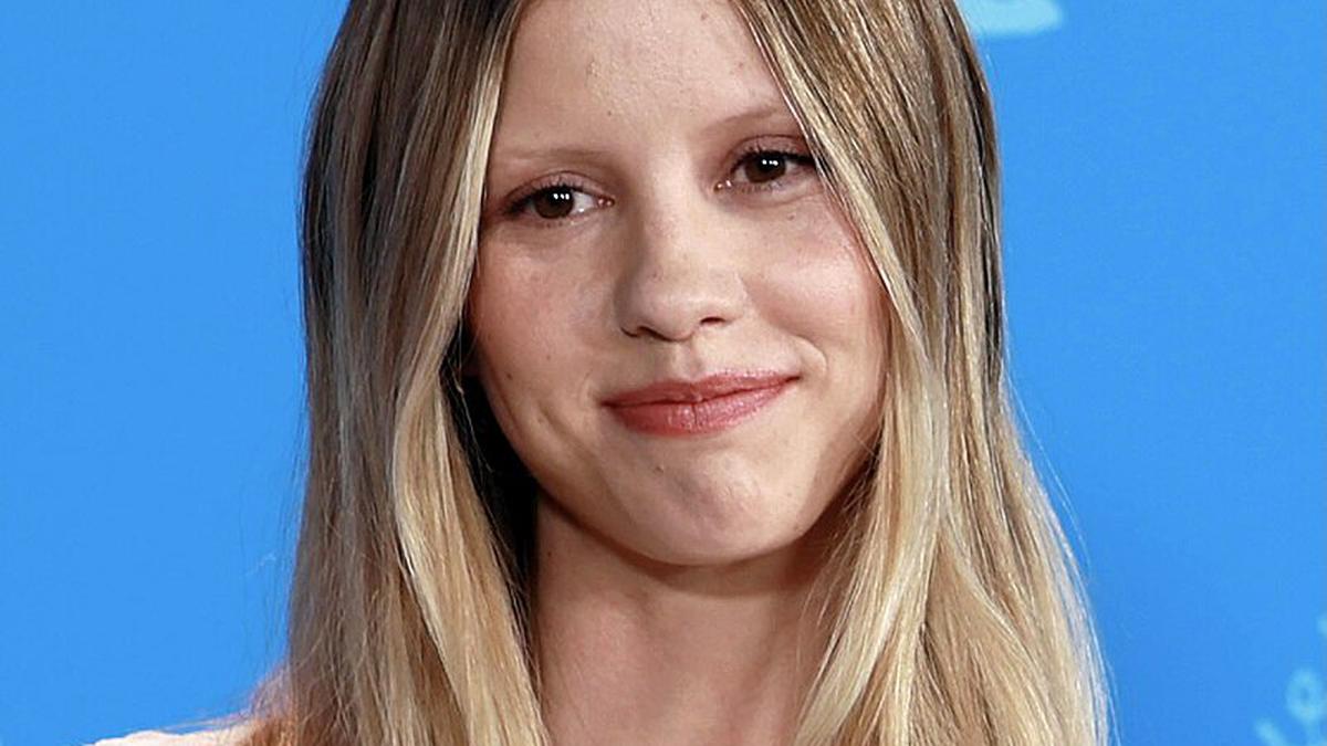 Mia Goth accused of intentionally kicking an extra
