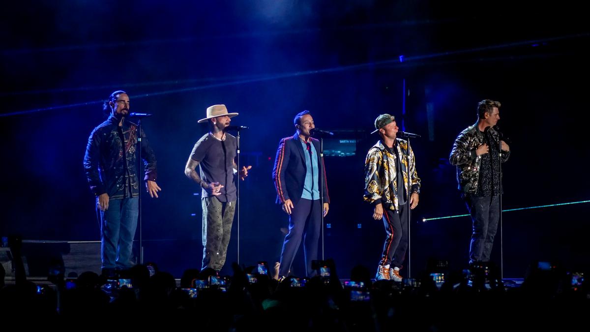 Backstreet Boys mumbai: Backstreet Boys receive a grand