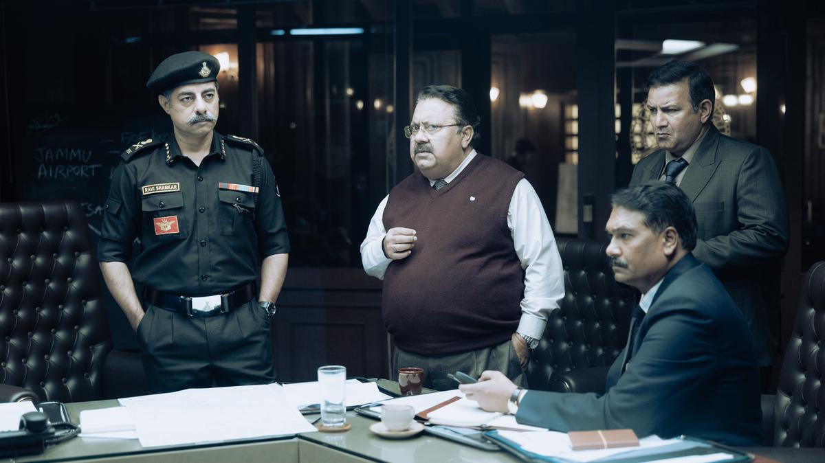 Manoj Pahwa as Mukul Mohan, Aditya Srivastav as V K Agarwal, Kumud Mishra as Ranjan Mishra in ‘IC 814: The Kandahar Hijack’