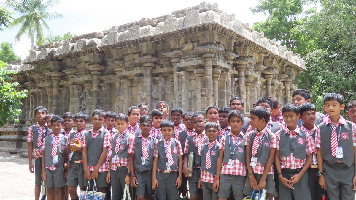 School children during their visit to Kadambur Maligai