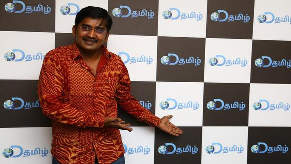 Actor Karunakaran turns television host