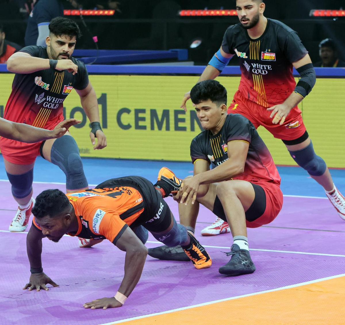 Deepak Sankar de los toros de Bengaluru Deepak Sankar de los toros de Bengaluru