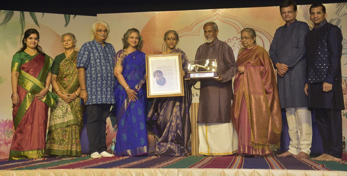 Singer Bombay Jayashri with the organisers of the ‘OhMaRgazhi Festival’