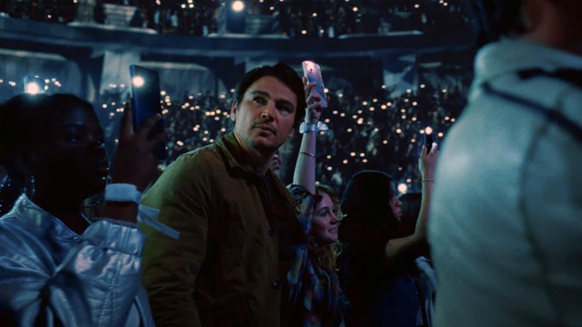 ‘Trap’ trailer: M. Night Shyamalan’s new nightmare lets a serial killer loose at a pop concert