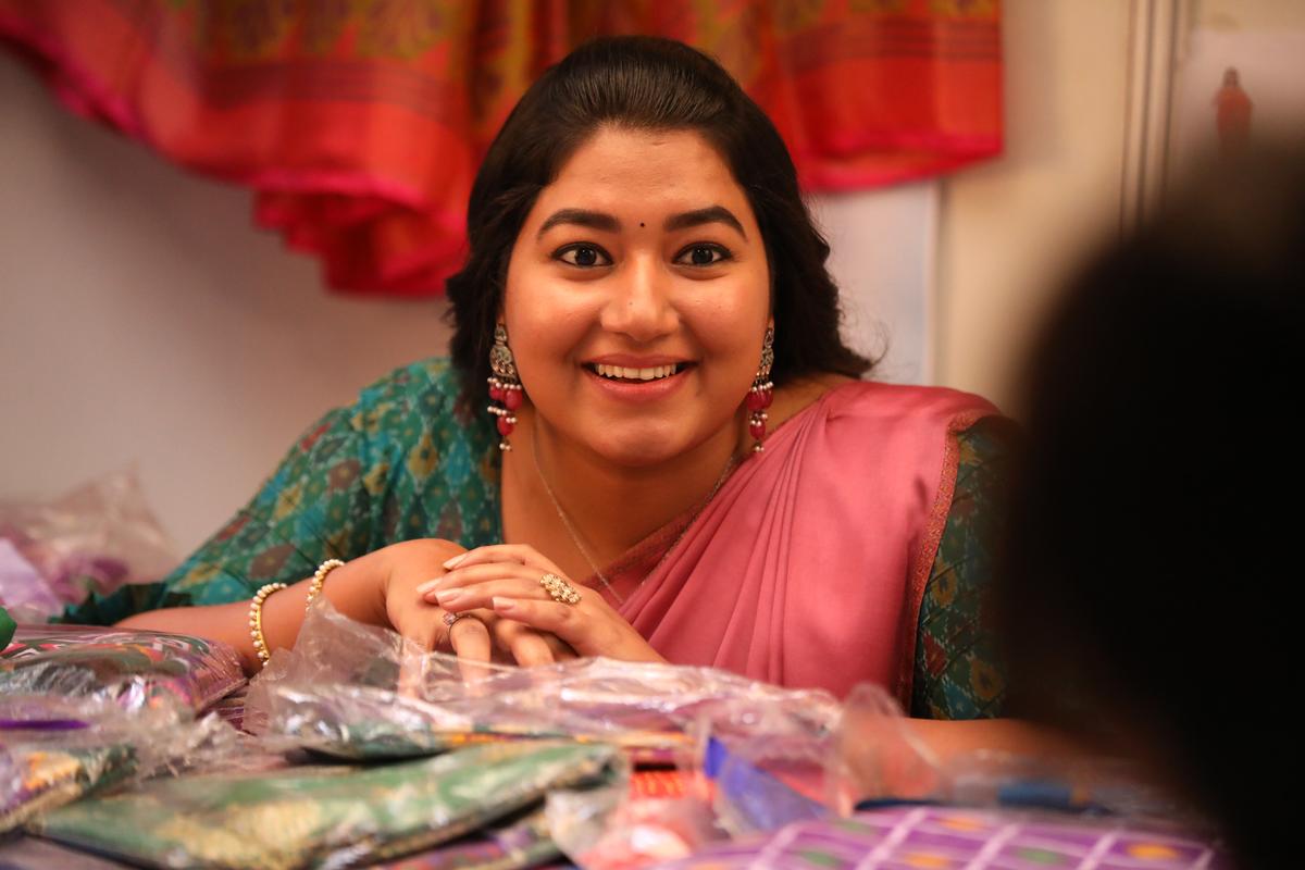 Grace Antony in a still from ‘Paranthu Po’