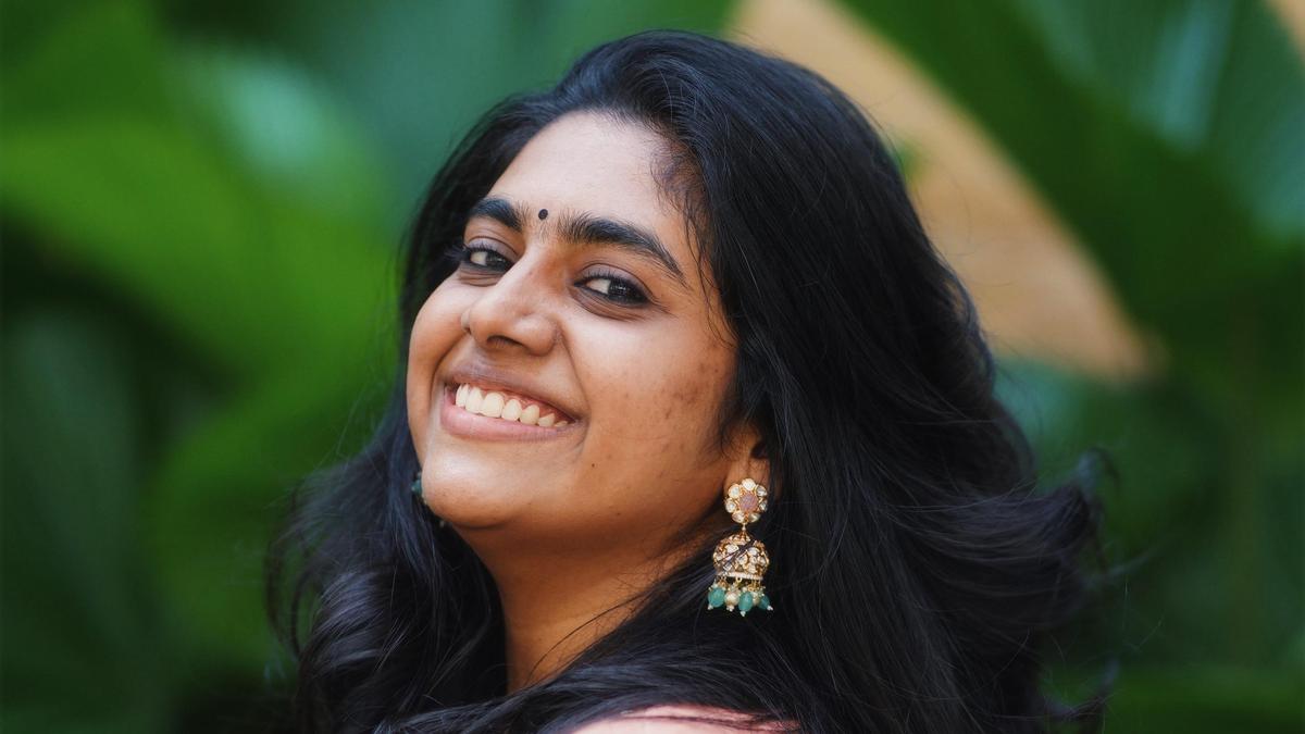 ‘Enna Vilai’: Nimisha Sajayan teams up with ‘Thondimuthalum Driksakshiyum’ writer for her next Tamil film