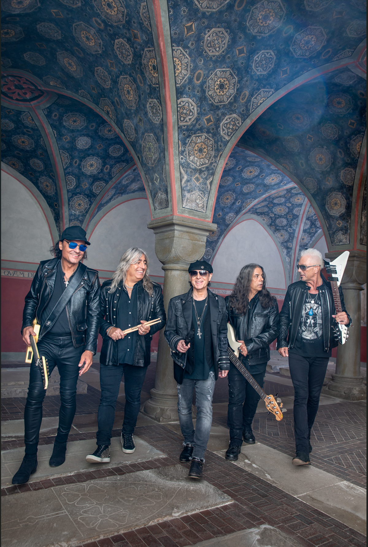 (LR) Matthias Jabs, Mikkey Dee, Klaus Meine, Paweł Mąciwoda e Rudolf Schenker degli Scorpions