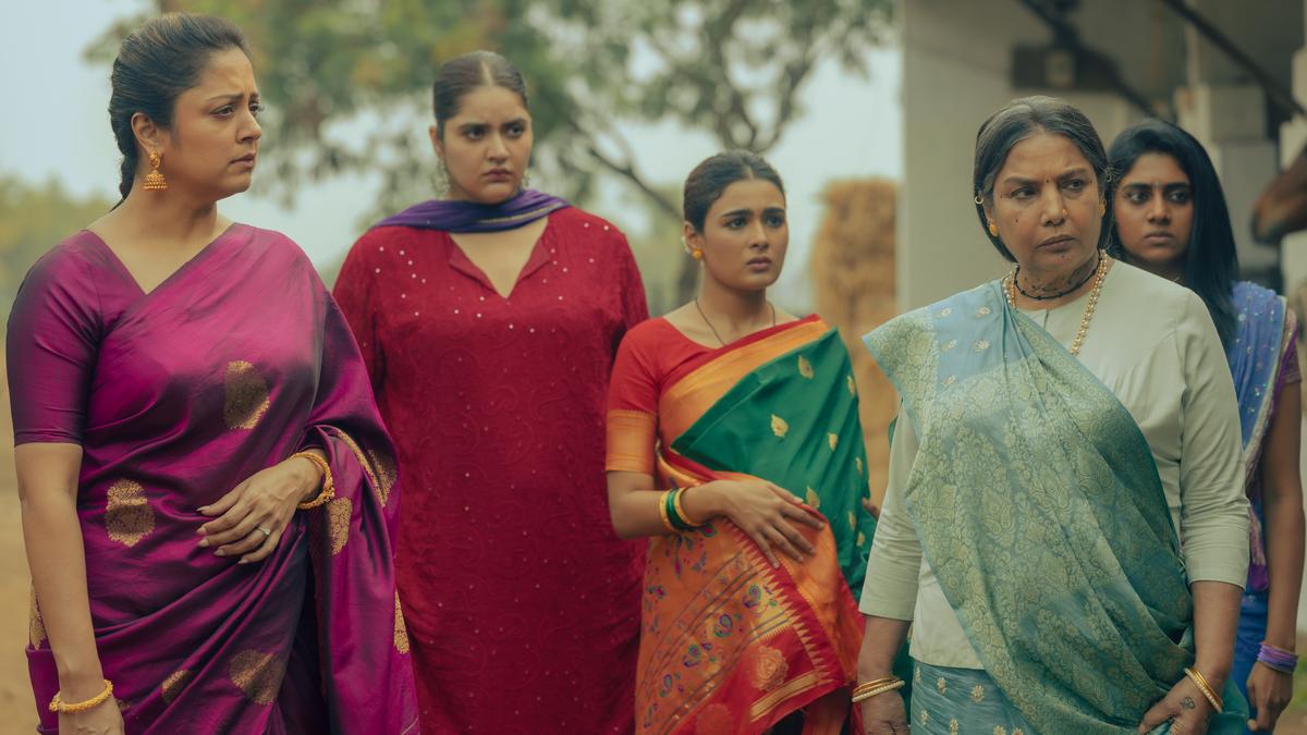 Jyothika, Anjali Anand, Shalini Pandey, Shabana Azmi, and Nimisha Sajayan in ‘Dabba Cartel’