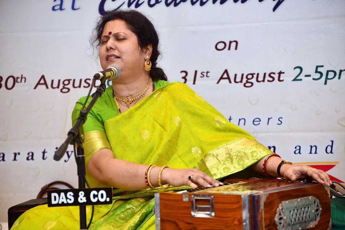 Abanti Bhattacharjee performing at the Barkha Bahaar series, part of the Purab Anga Gayaki utsav.