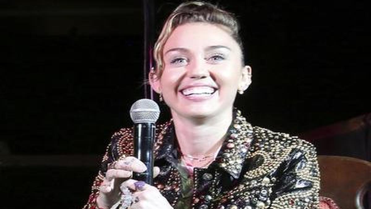 COVID19 Miley Cyrus understands that the pandemic has been rough for(02)