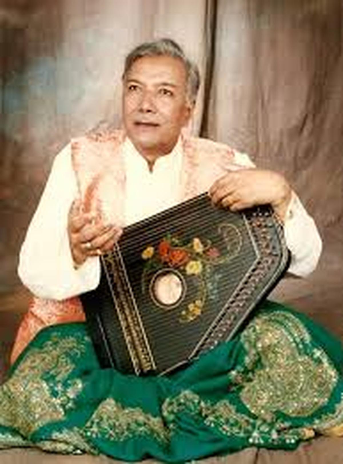 Rahman’s recent presentations in Mumbai and Delhi was a tribute to his guru Ustad Ghulam Mustafa Khan. Rahman’s recent presentations in Mumbai and Delhi was a tribute to his guru Ustad Ghulam Mustafa Khan.