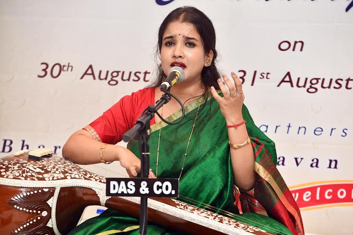 Moupali Choudhury embellished her chosen thumri and kajri with excellent kahan.