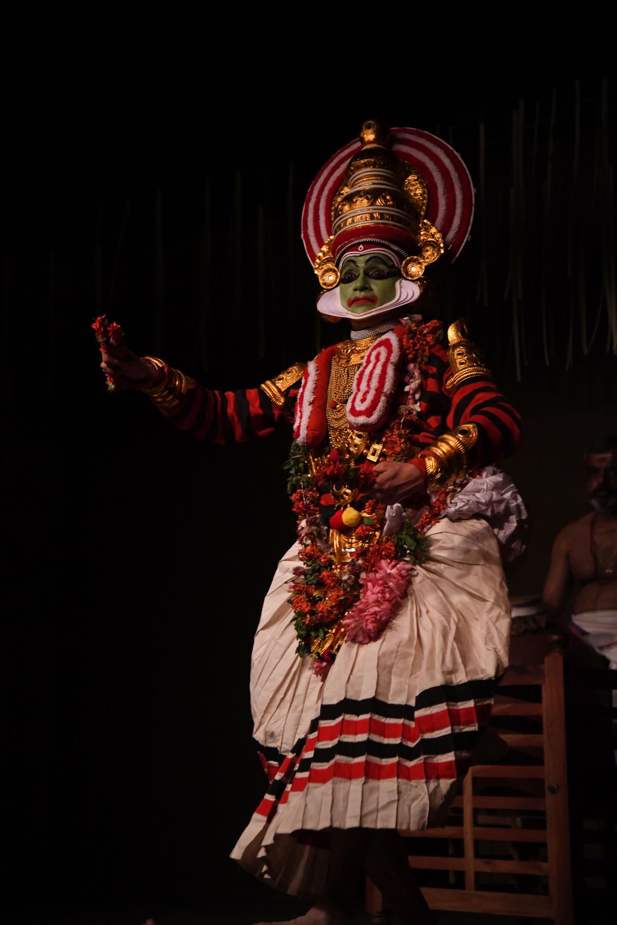 Sooraj Nambiar performing ‘Unmatha Vikaramam’ at Natanakairali, Irinjalakuda on April 6, 2024.