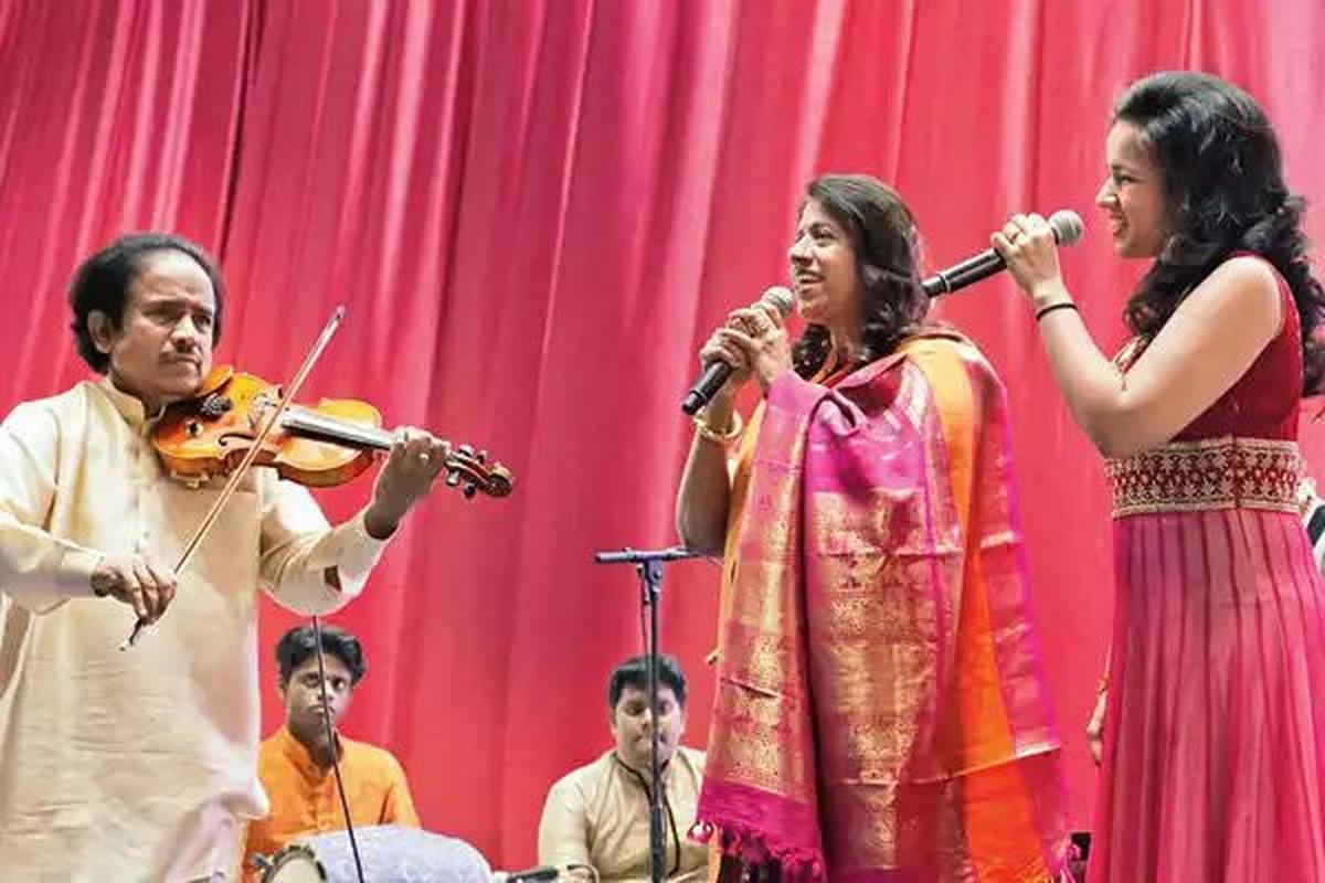 L. Subramaniam with Kavitha and Bindu at the Lakshminarayanan Global Music Festival 2023.