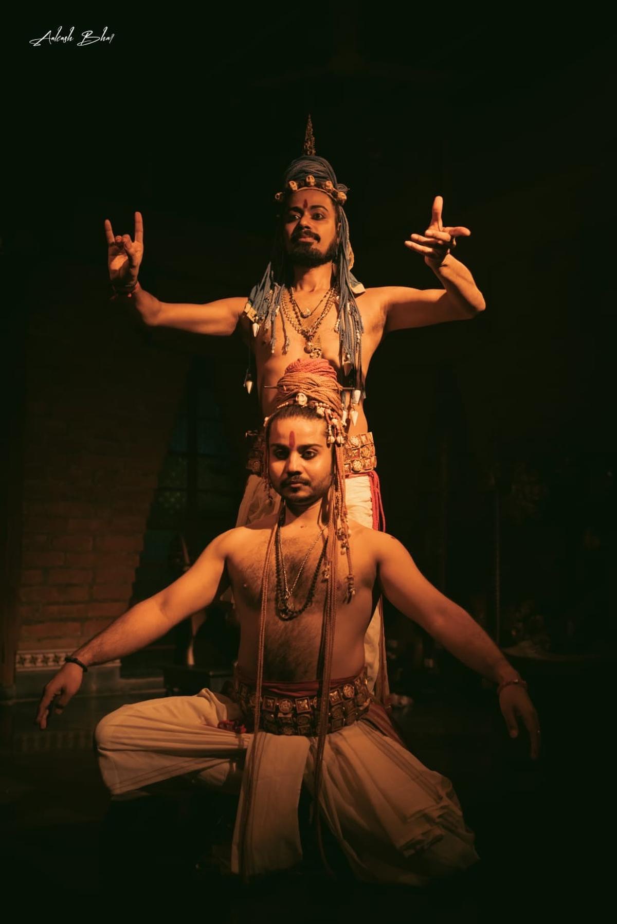 'Upopak Bhanak' performed by Pial Bhattacharya's students. 'Upopak Bhanak' performed by Pial Bhattacharya's students.