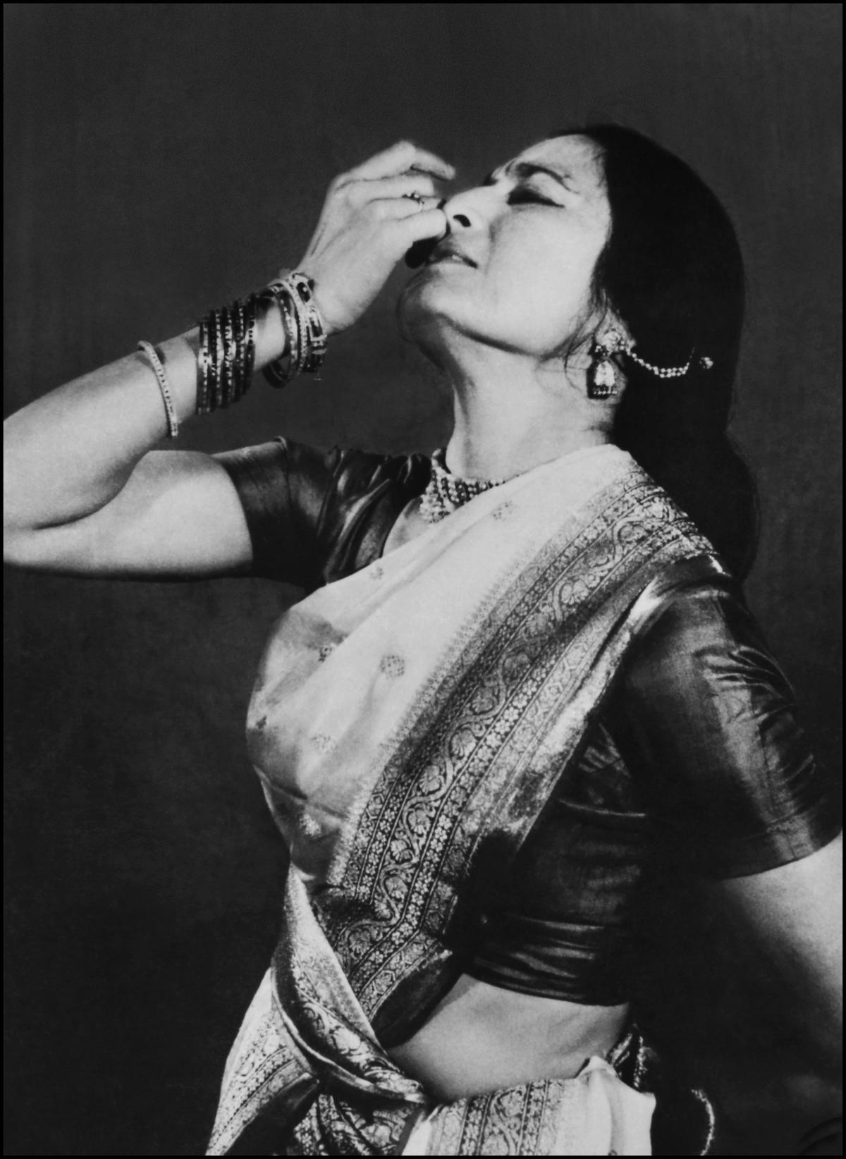 Kathak guru Rohini Bhate, who through her dedicated efforts nurtured Kathak and made Pune a prominent centre for the art form. She was the first in the world of Kathak to use Doha to enhance the emotional depth of dance performances. 