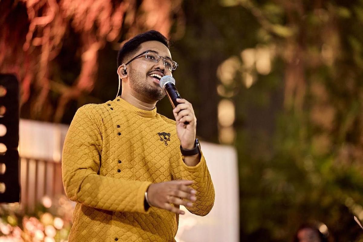 Vocalist Sai Vignesh says singers must resist the tendency to improvise whiel singing film songs.