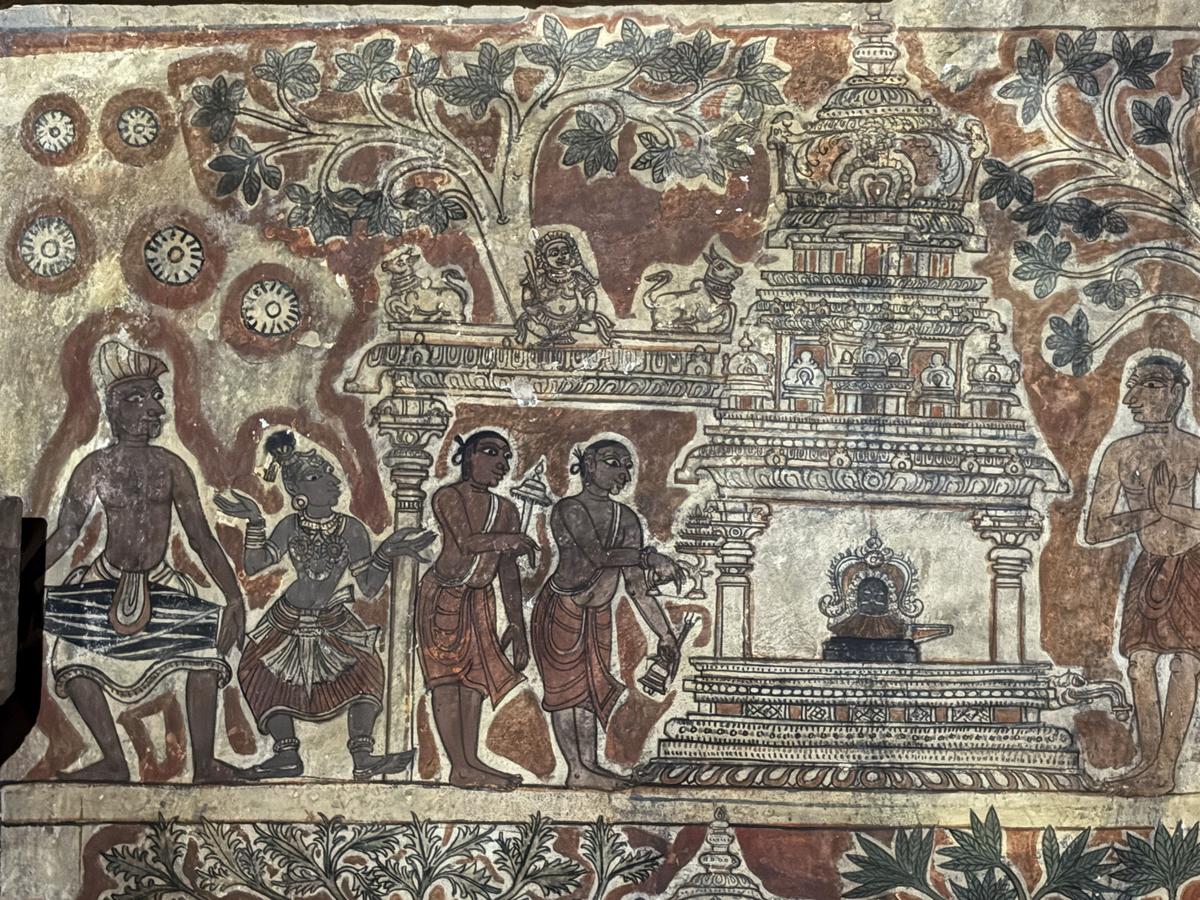 ये पेंटिंग तिरुप्पुदैमारुधुर के स्थलपुराण का चित्रण करती हैं।