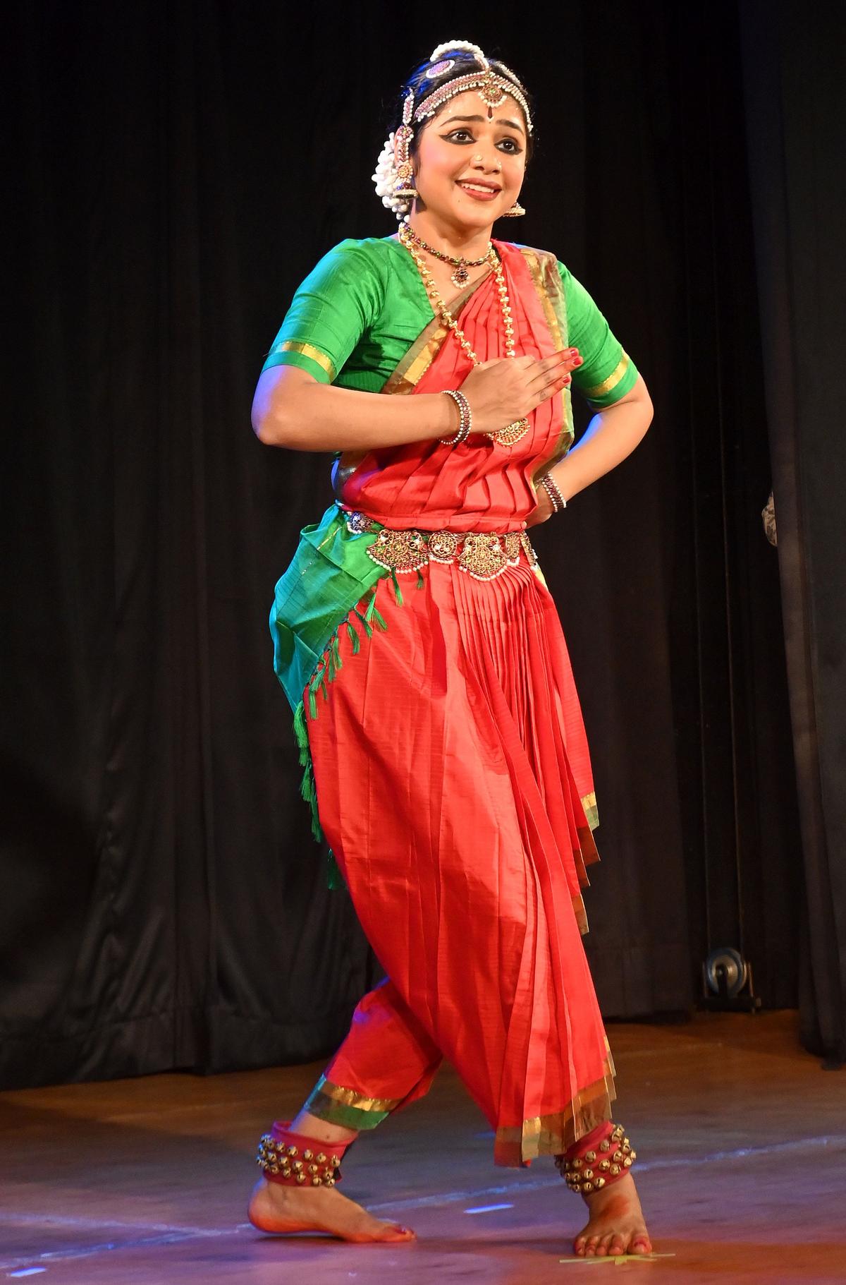Shruthipriya Vignesh’s nritta passages were graceful. She performed at the Mid-Year Dance Festival organised by The Music Academy.