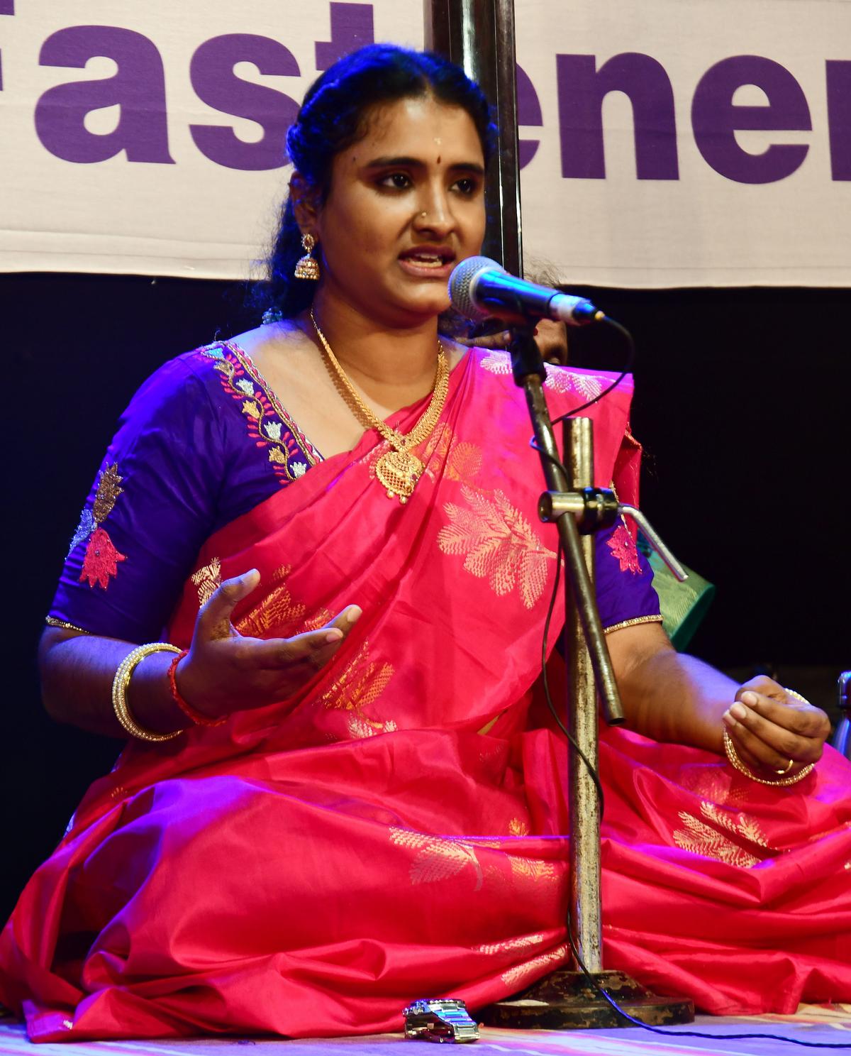 Atchayaharini’s niraval and swaraprastaras for Pantuvarali and Bhairavi were commendable.