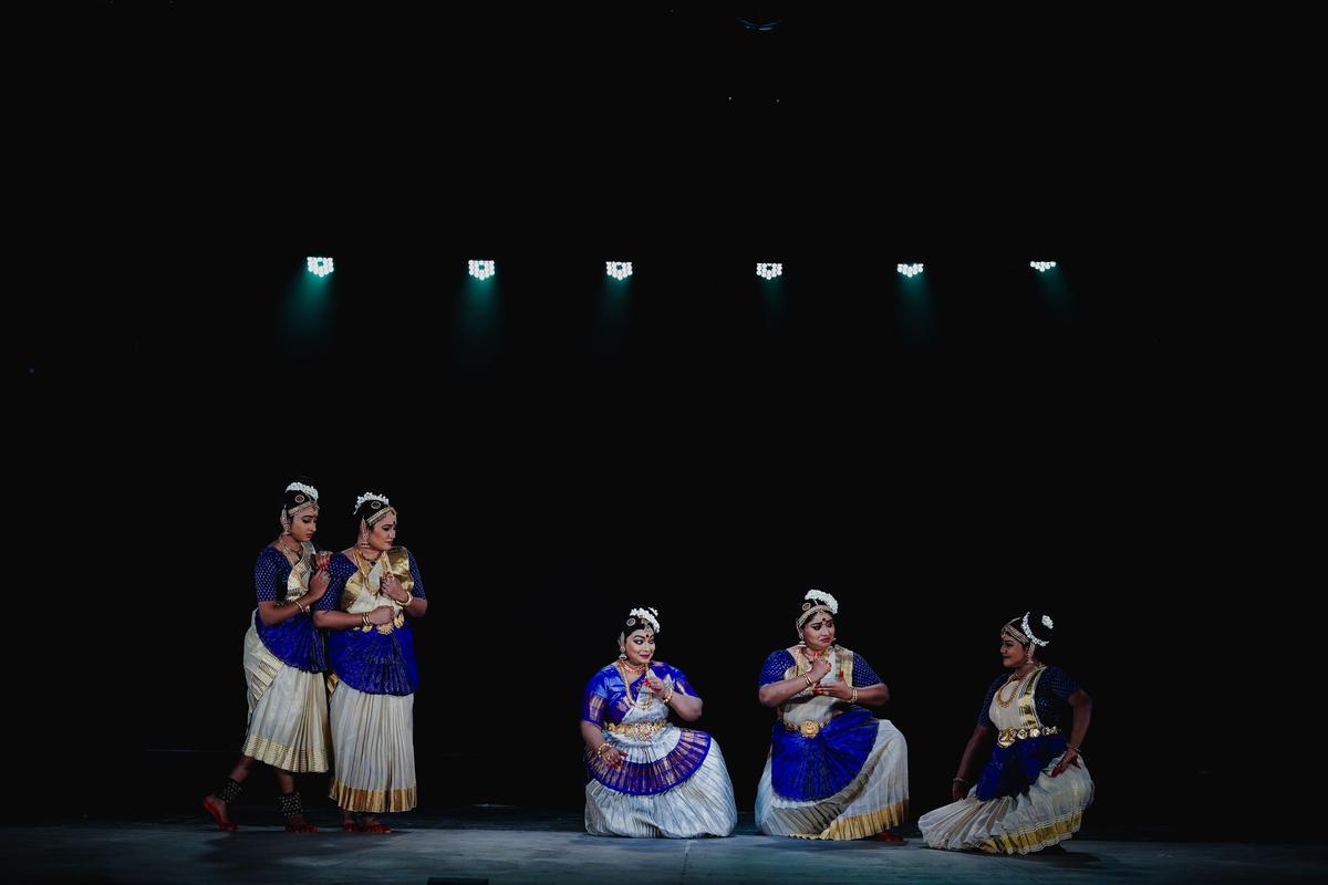 Namami Narayanam, the Mohiniyattam performance by the students of Shruthi Shoby’s Srishti School of Classical Dance. Namami Narayanam, the Mohiniyattam performance by the students of Shruthi Shoby’s Srishti School of Classical Dance.