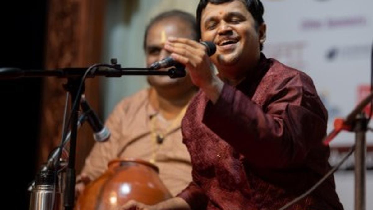 Saketharaman serves delightful surprises in his Margazhi concert