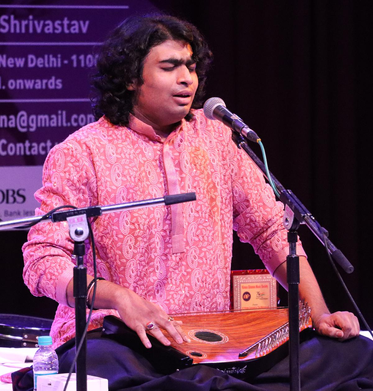 Mohammed Aman Khan performing at the Pt. Bhimsen Joshi tribute concert, held in New Delhi, in 2023.