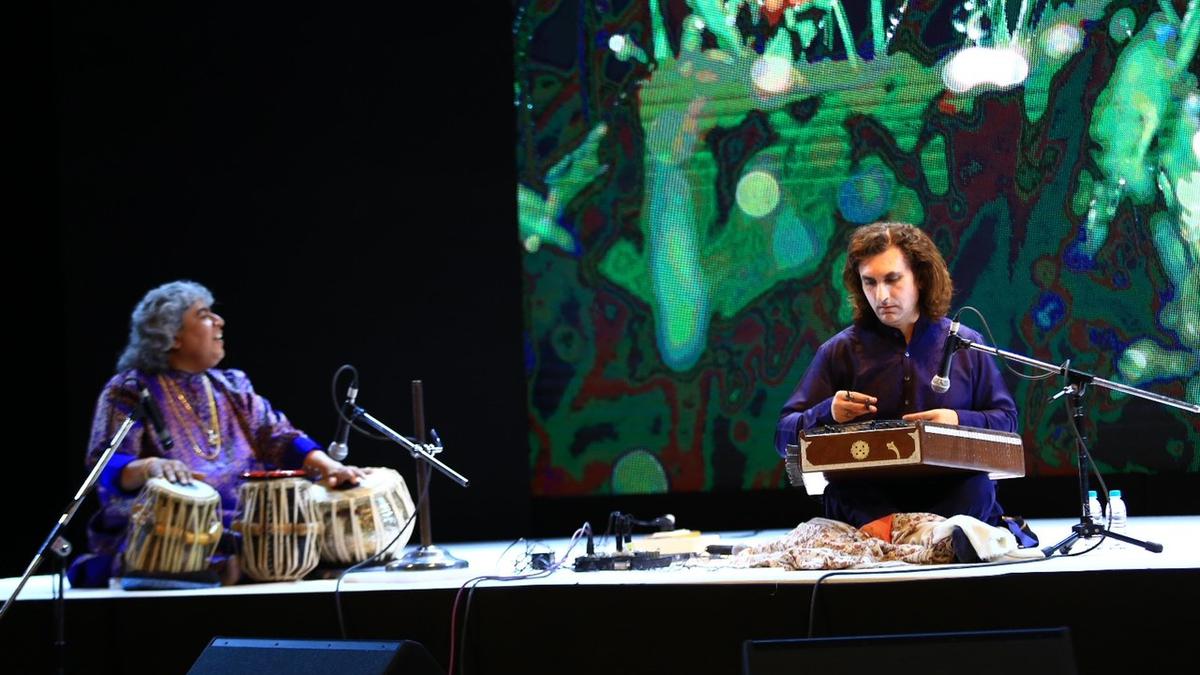 Artistes sing monsoon melodies at Barkha Ritu