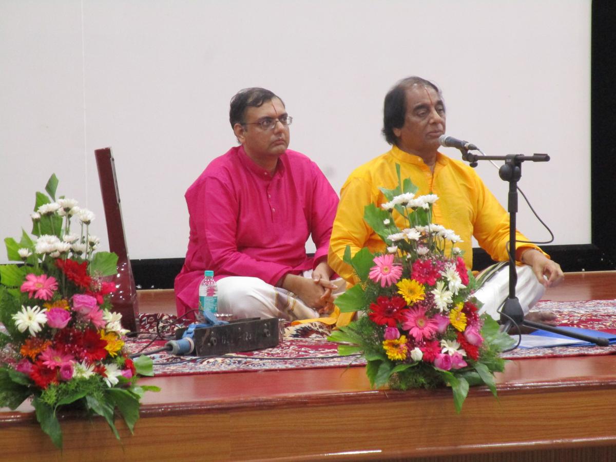 Madurai T.N. Seshagopalan accompanied by son and disciple T.N.S. Krishna at his presentation on Harikesanallur Muthiah Bhagavatar in Bengaluru, on September 17, 2023.