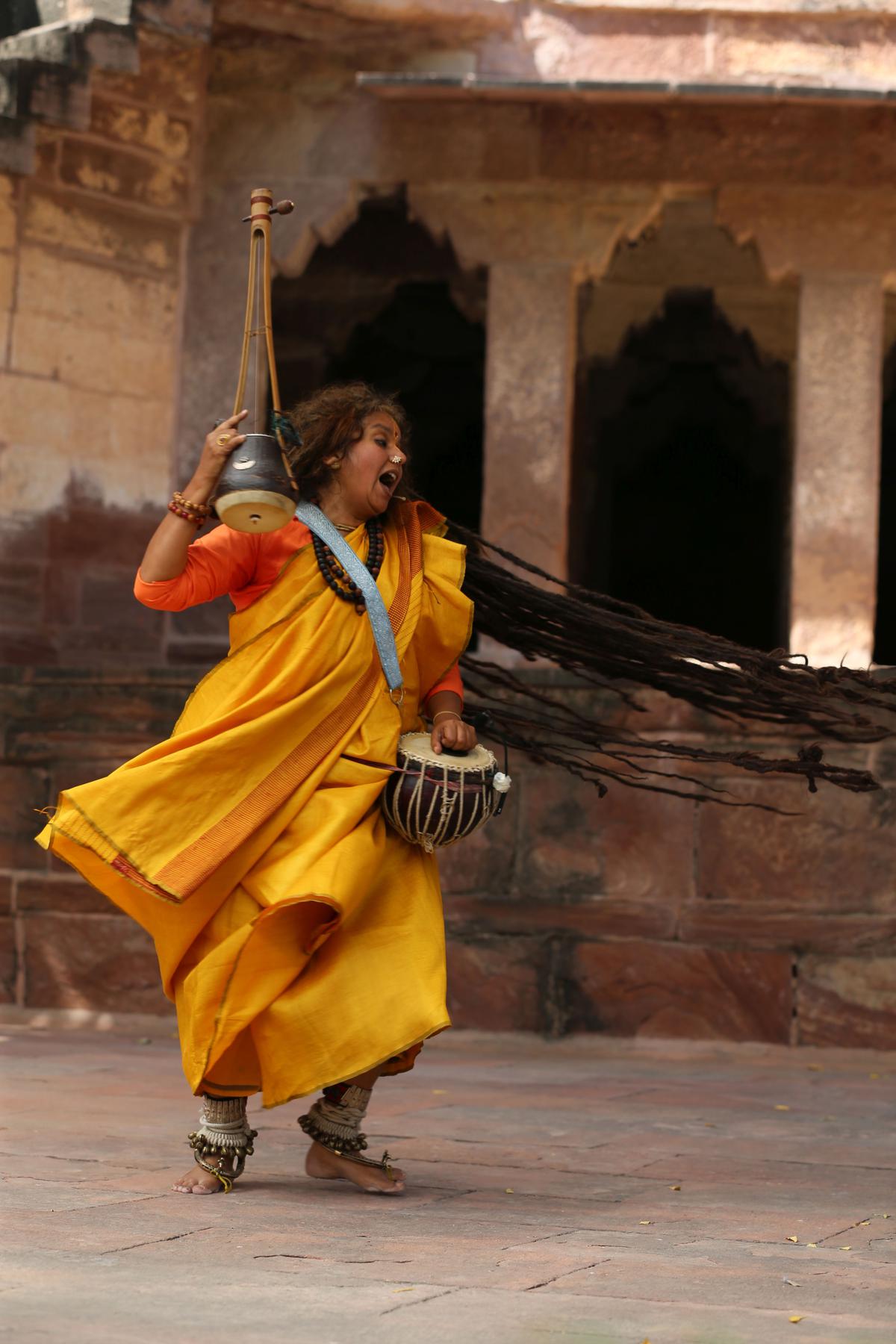 Parvathy Baul performing at the Sacred Spirit Festival 2024.
