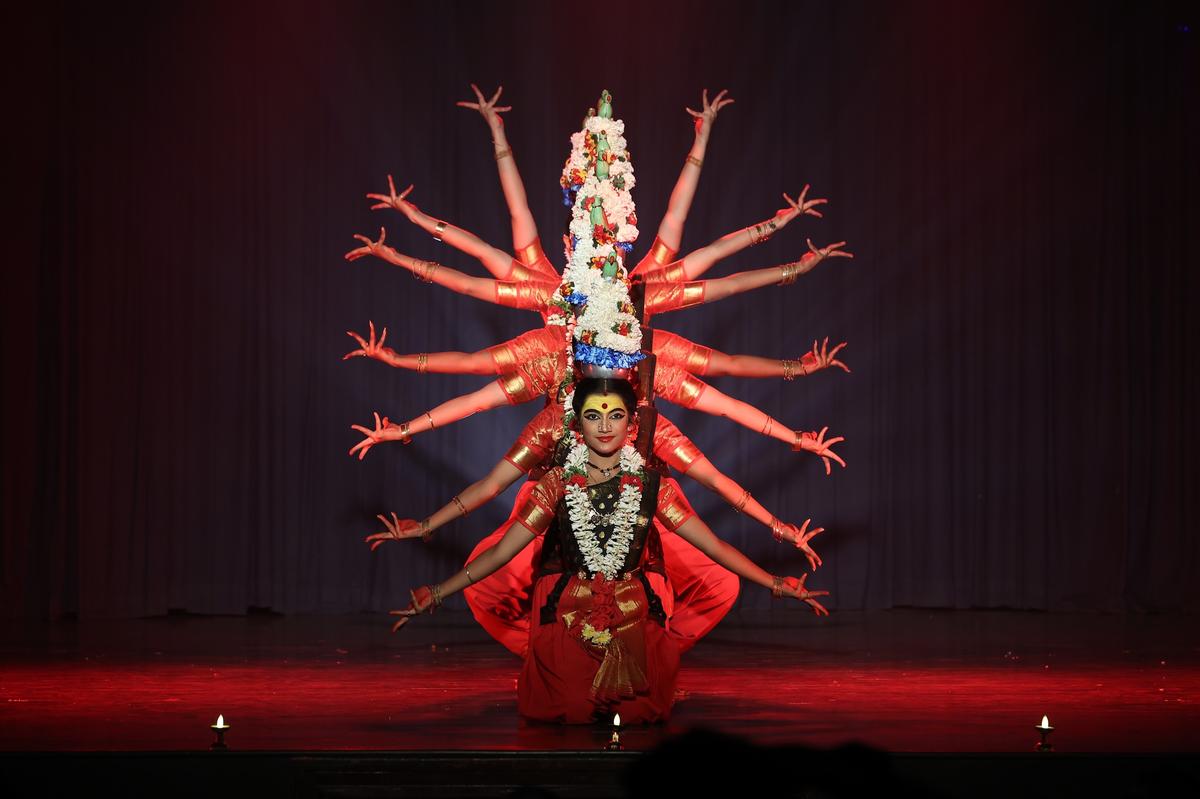 Karagattam performed by the students of Sridevi Nrithyalaya.