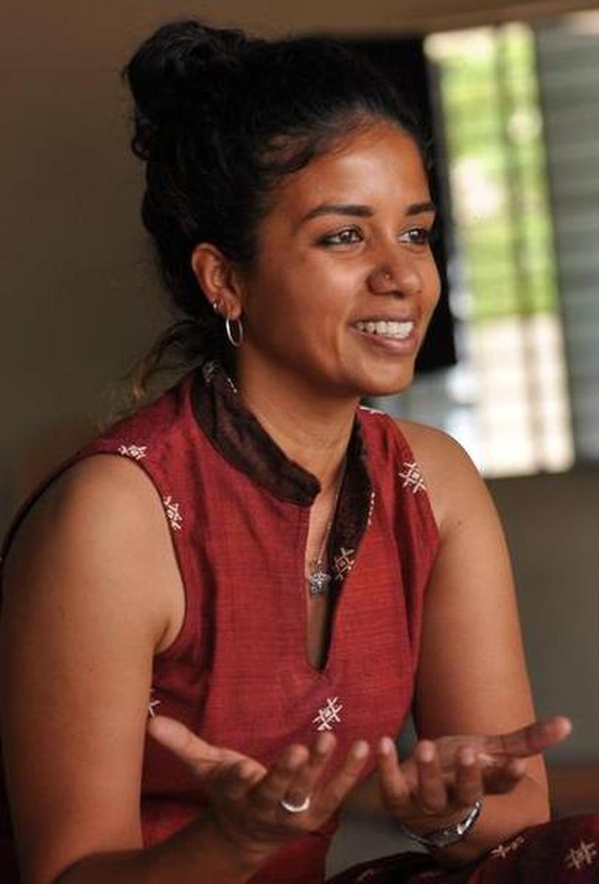 Danzatrice contemporanea Preethi Athreya.