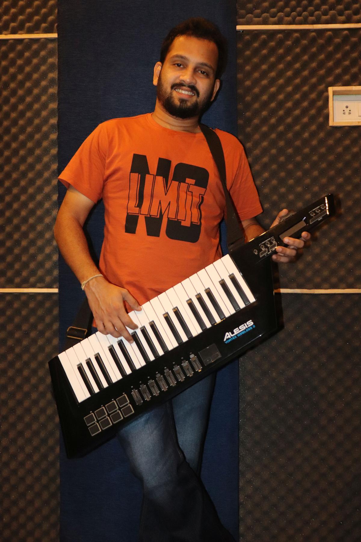 Keytar artiste A.S. Ram. Keytar artiste A.S. Ram.
