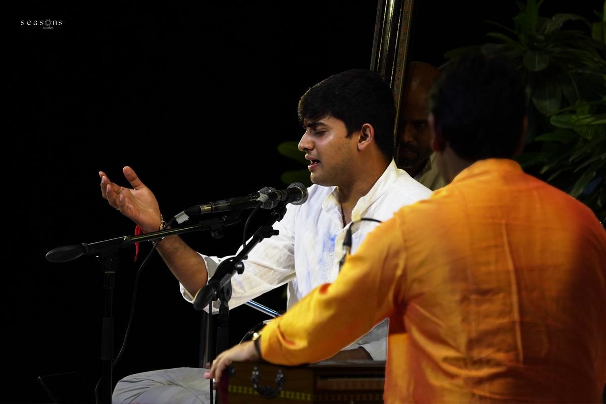 Anirudh Aithal from Bengaluru performed on the second day of the Vishnu Digambar Jayanti festival 2025. Anirudh Aithal from Bengaluru performed on the second day of the Vishnu Digambar Jayanti festival 2025.