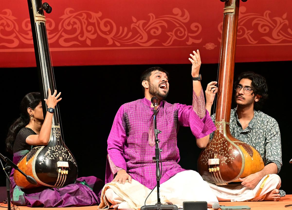 Ritwik's rendition of 'Balagopala' was typical of his adherence to the Muthuswami Dikshitar sect.