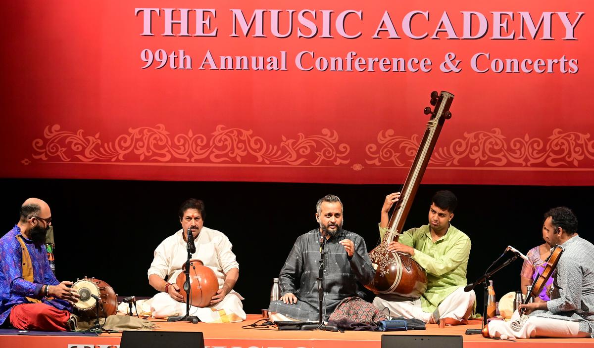 Sandeep Narayanan com HB Bhaskar (violino), Sai Giridhar (mridangam) e Thirupunithura Radhakrishnan (ghatam).