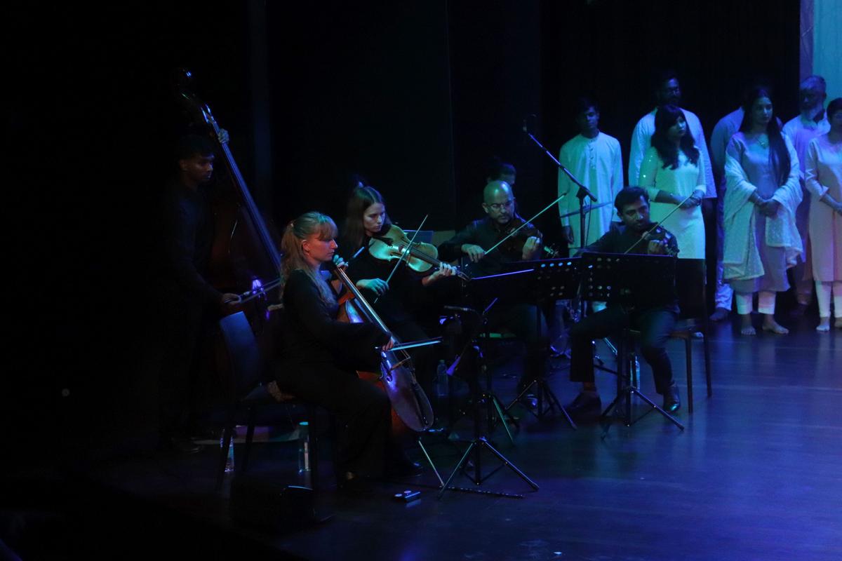 Dido and Anes staged internationally skilled musicians at BIC, two singers - Men from two singers - Capella Bangalore and Bangalore - Lewis Foundation of Classical Ballet dancers and an orchestra (complete with violin, violin, viola, viola, cello, bass, keyboard and conflict) Did.