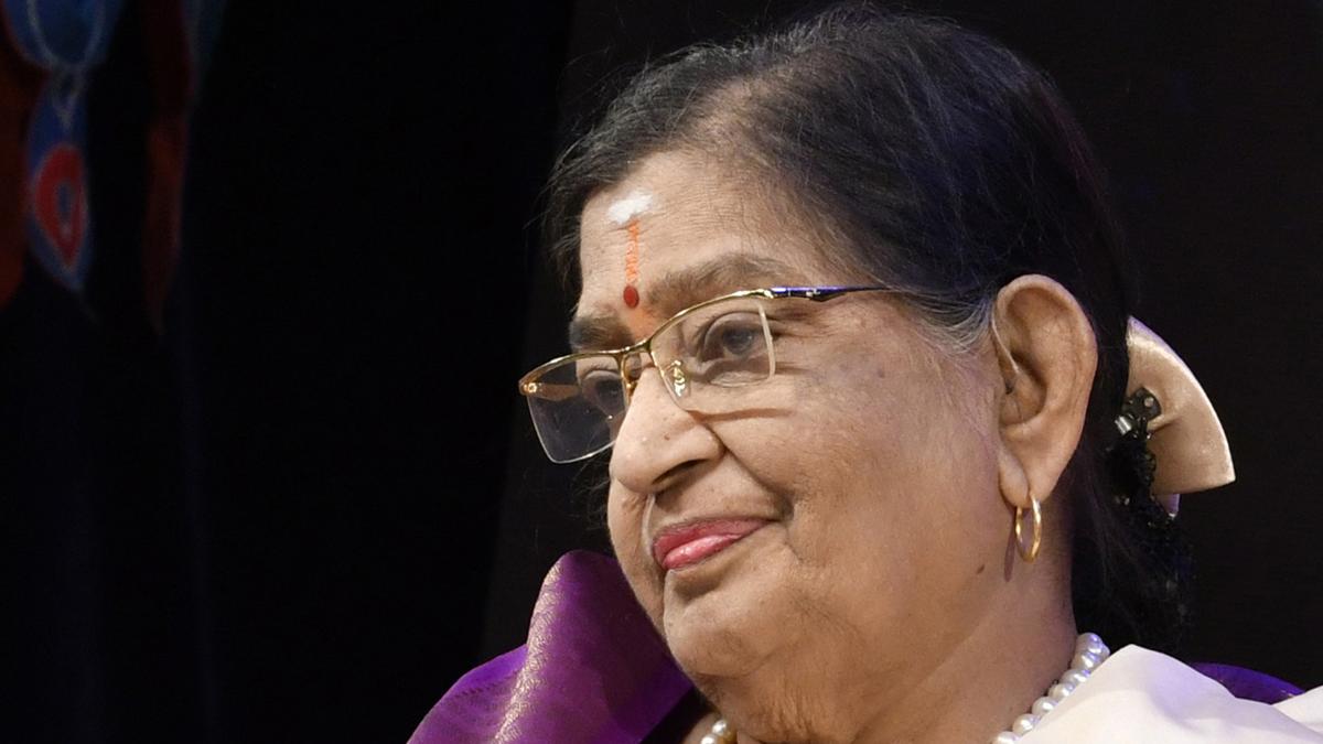 Kalaithurai Vithakar award for P. Susheela and Mu Metha