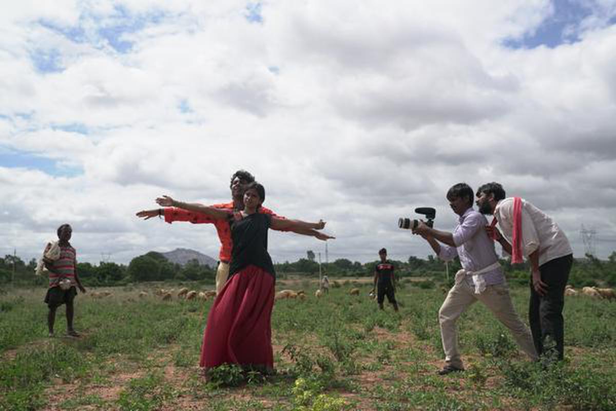 cinema-bandi-movie-review-a-charming-story-of-how-a-high-end-camera