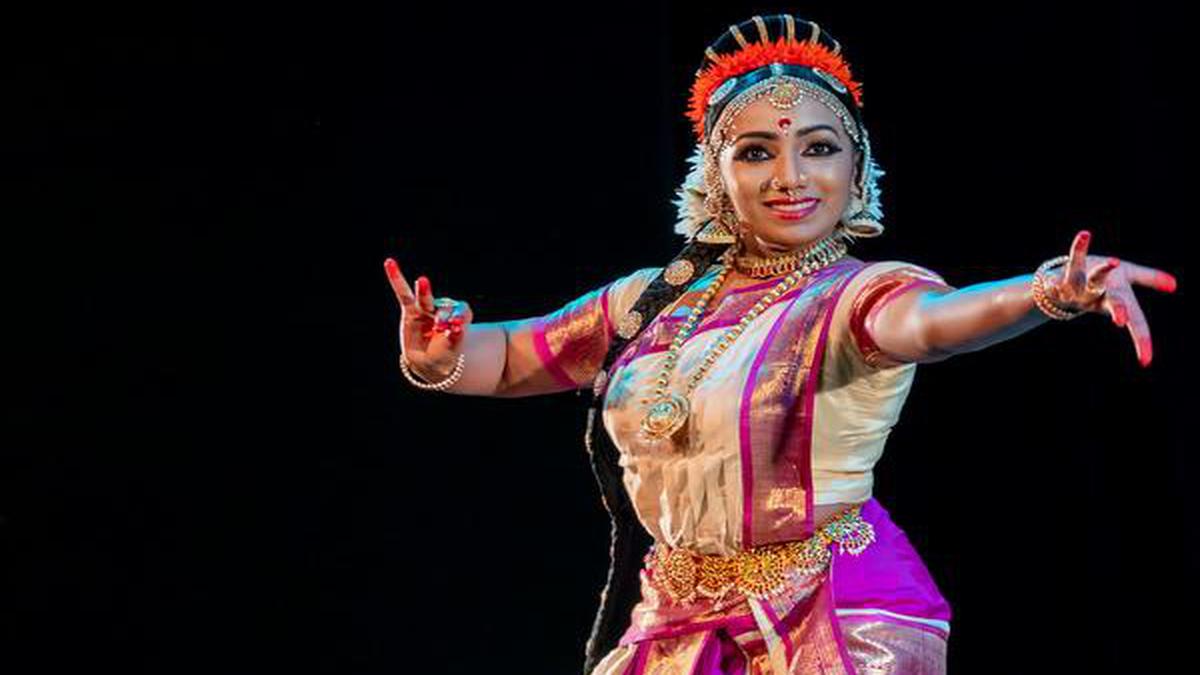 Proficiency on display by Kuchipudi dancer Amrita Jayakrishnan - The Hindu