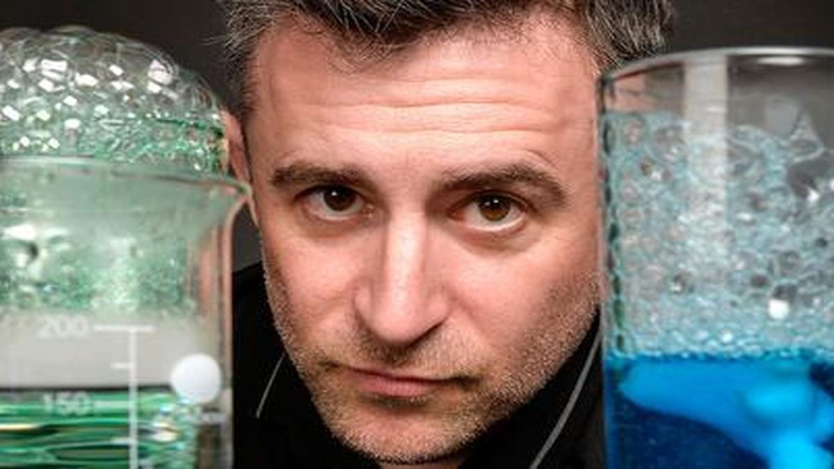 ‘Mark Thompson’s Spectacular Science Show’, comprising science ...