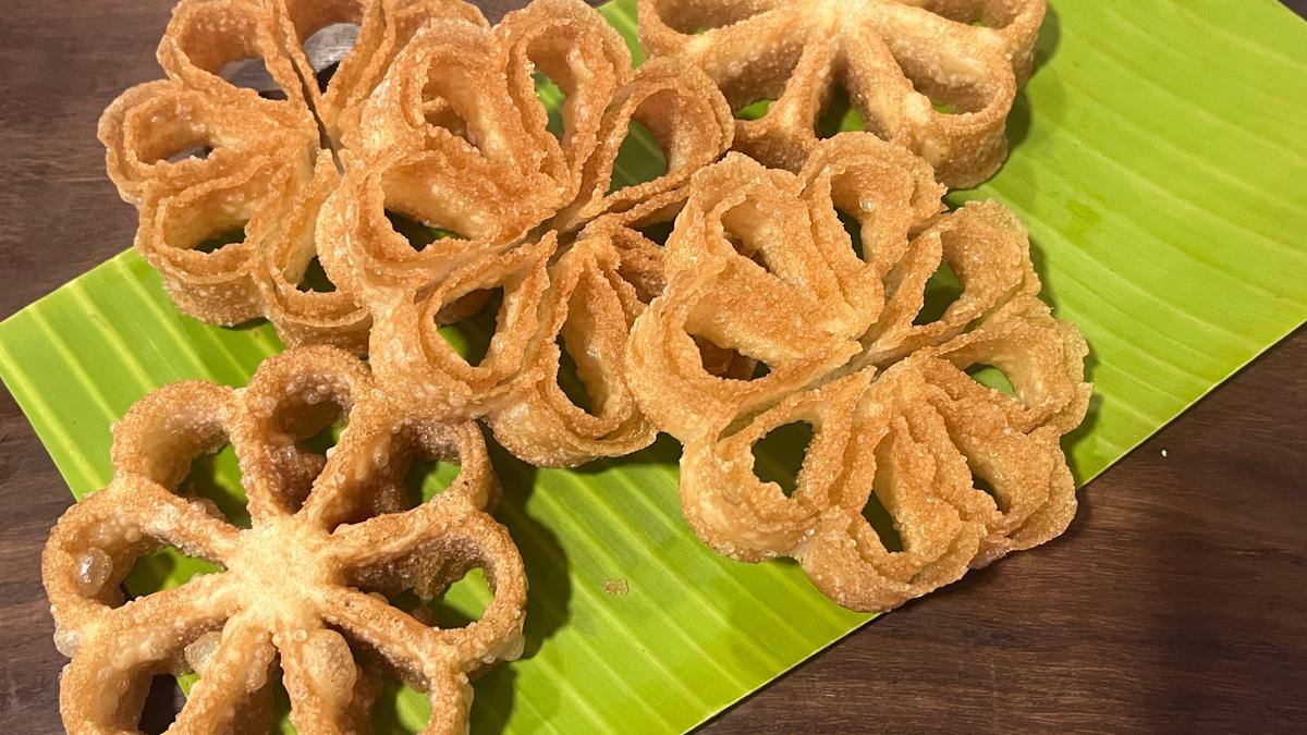 Crispy rose cookies for a nostalgia-filled Christmas