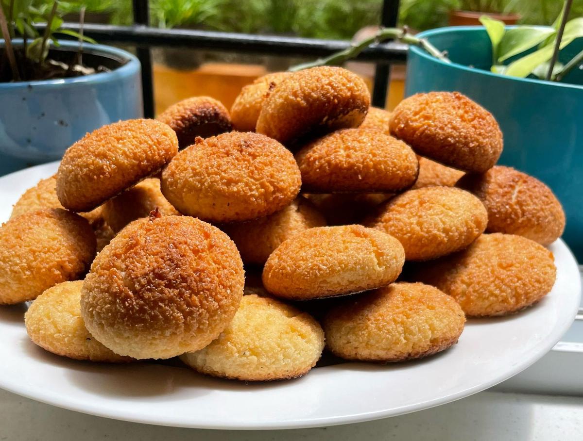 Mafalda Quadros’s bolinhas, coconut and sooji cookies.
