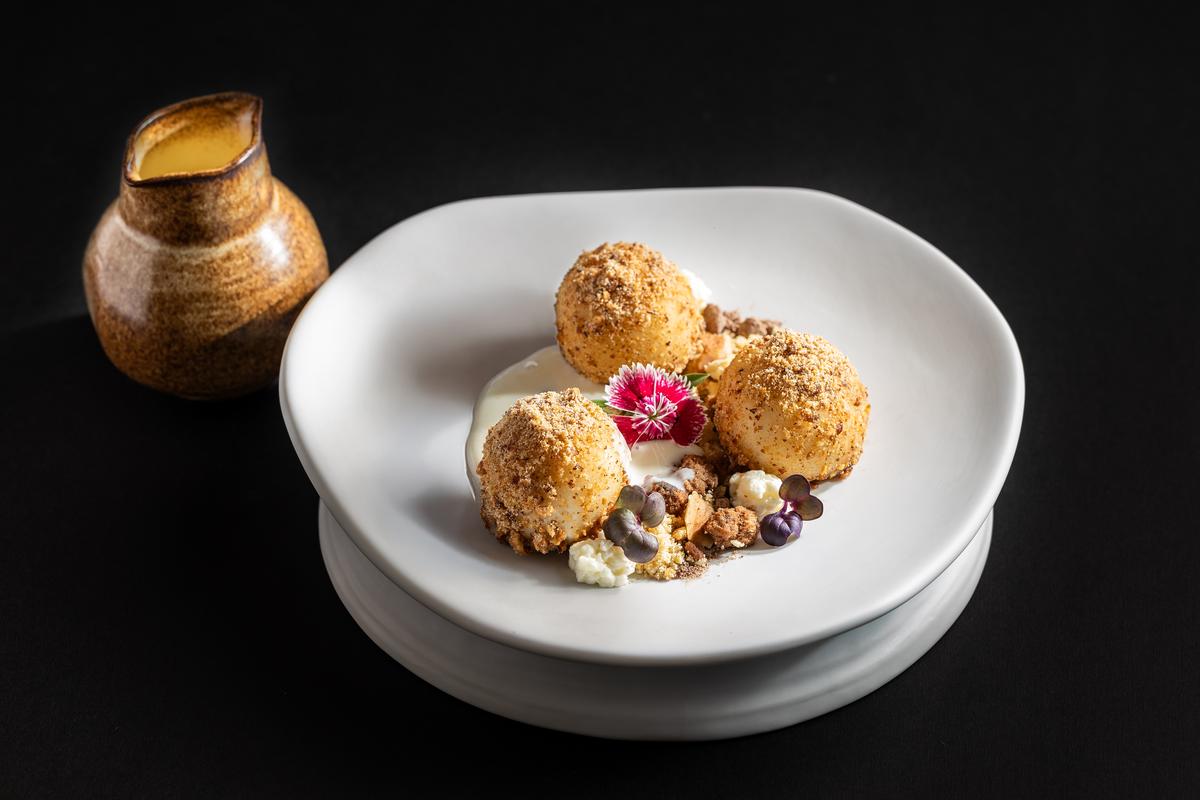 The sesame mochi The sesame mochi