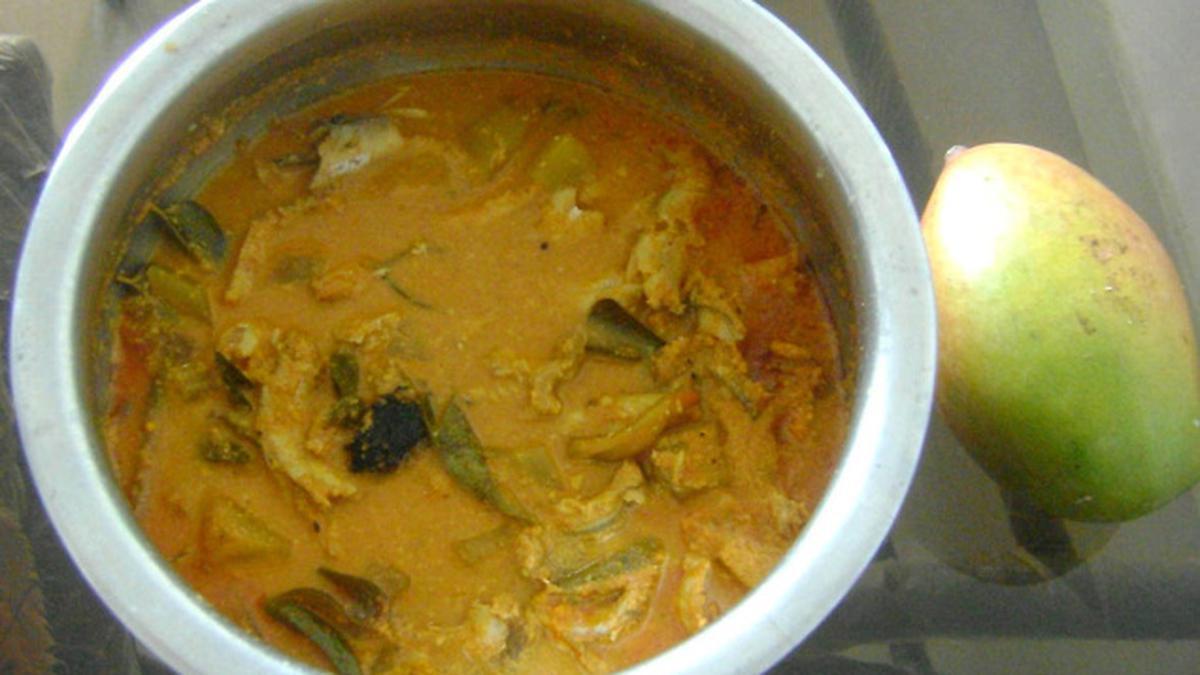 Mouthwatering nethili raw-mango curry