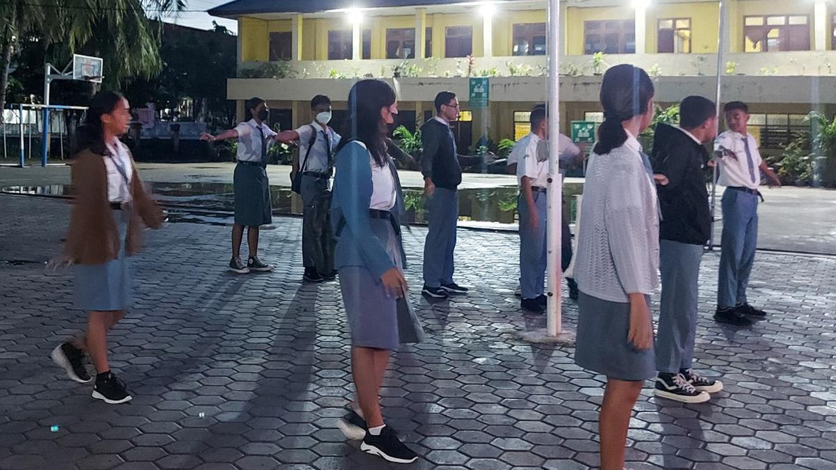 Students walk ‘zombie-like’ to school for 5.30 a.m. class in Indonesia, sparks outcry