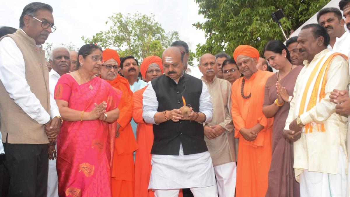 Karnataka CM promises 108-foot statue of Sri Basaveshwara on banks of Ghataprabha